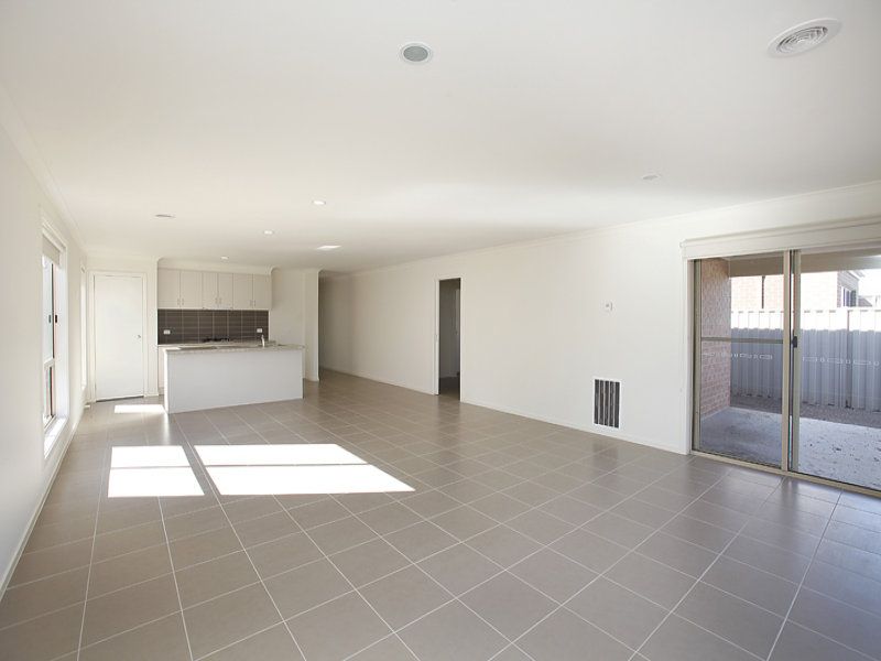 21 Perlette Drive, Point Cook - Thumbnail 5