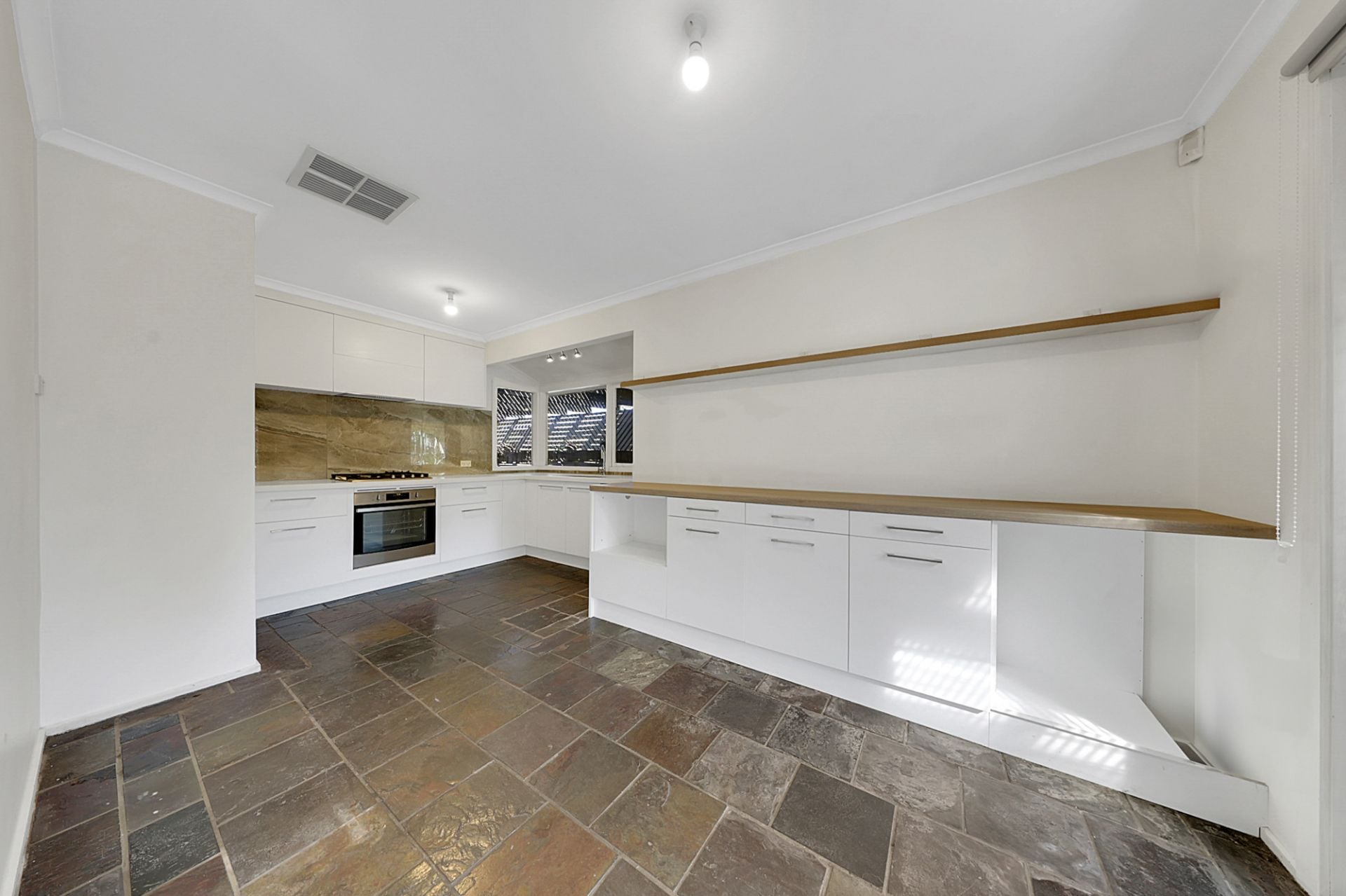 PRESENTABLE FAMILY HOME