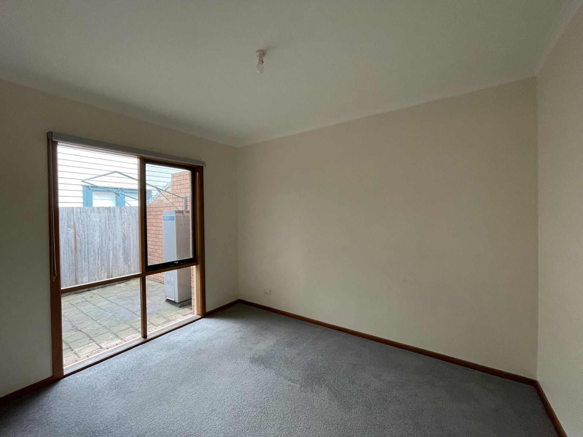 Charming Unit in an Ideal Location!