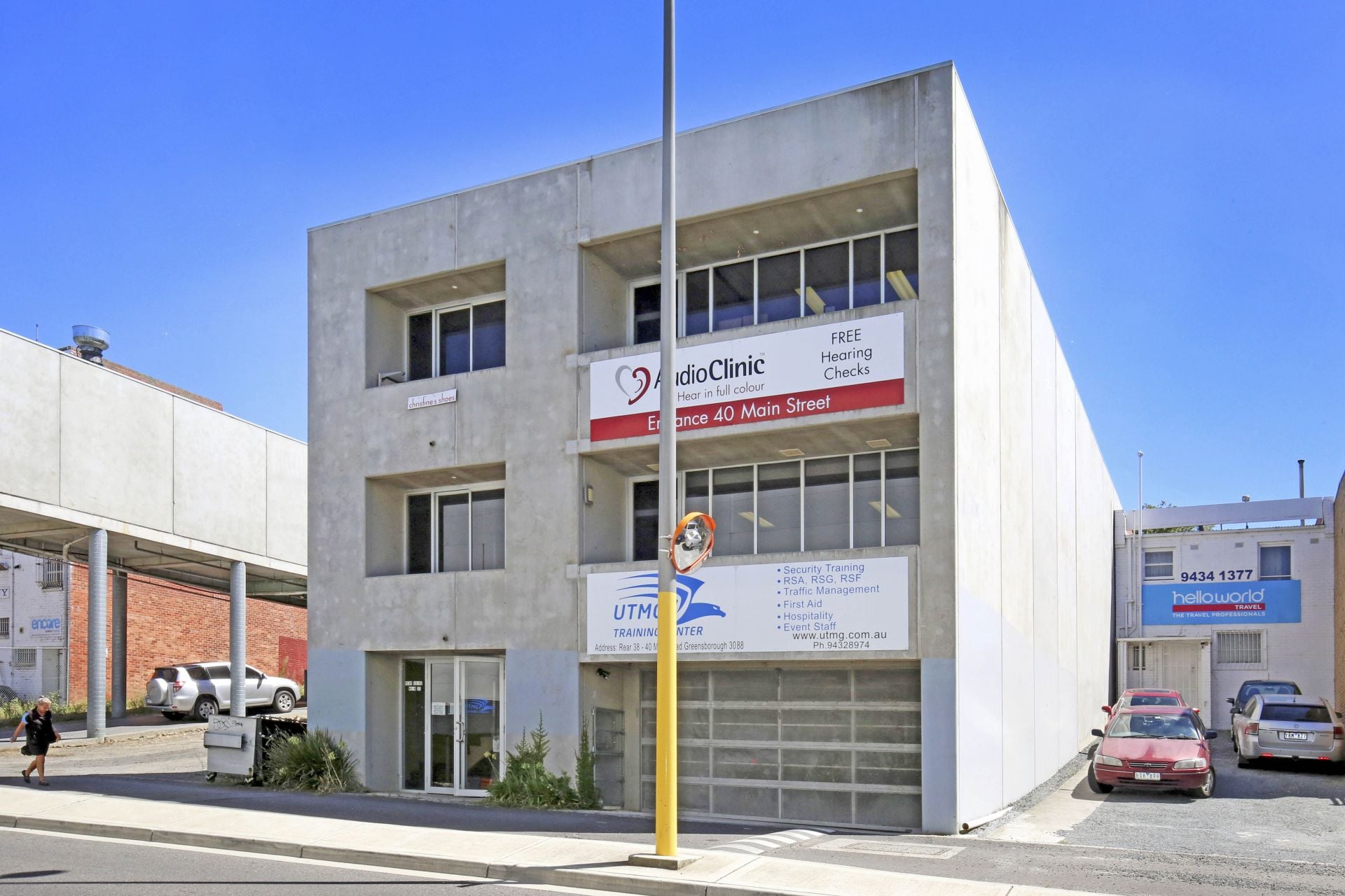 Centrally located,Large fully fitted multi use office space