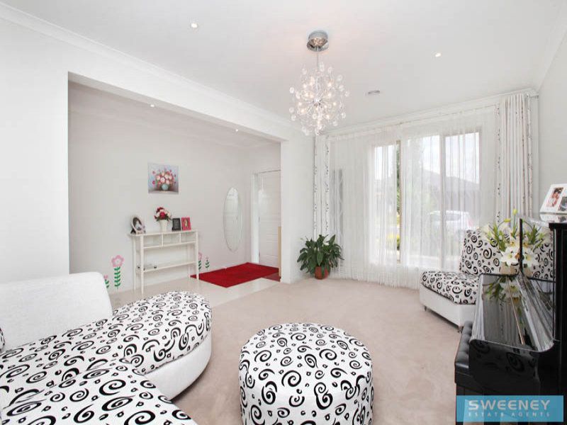 49 Carisbrook Street, Caroline Springs - Thumbnail 7