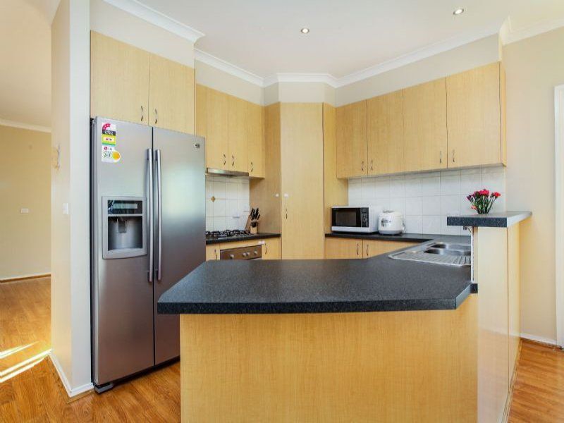 8 Netherton Place, Caroline Springs - Thumbnail 3