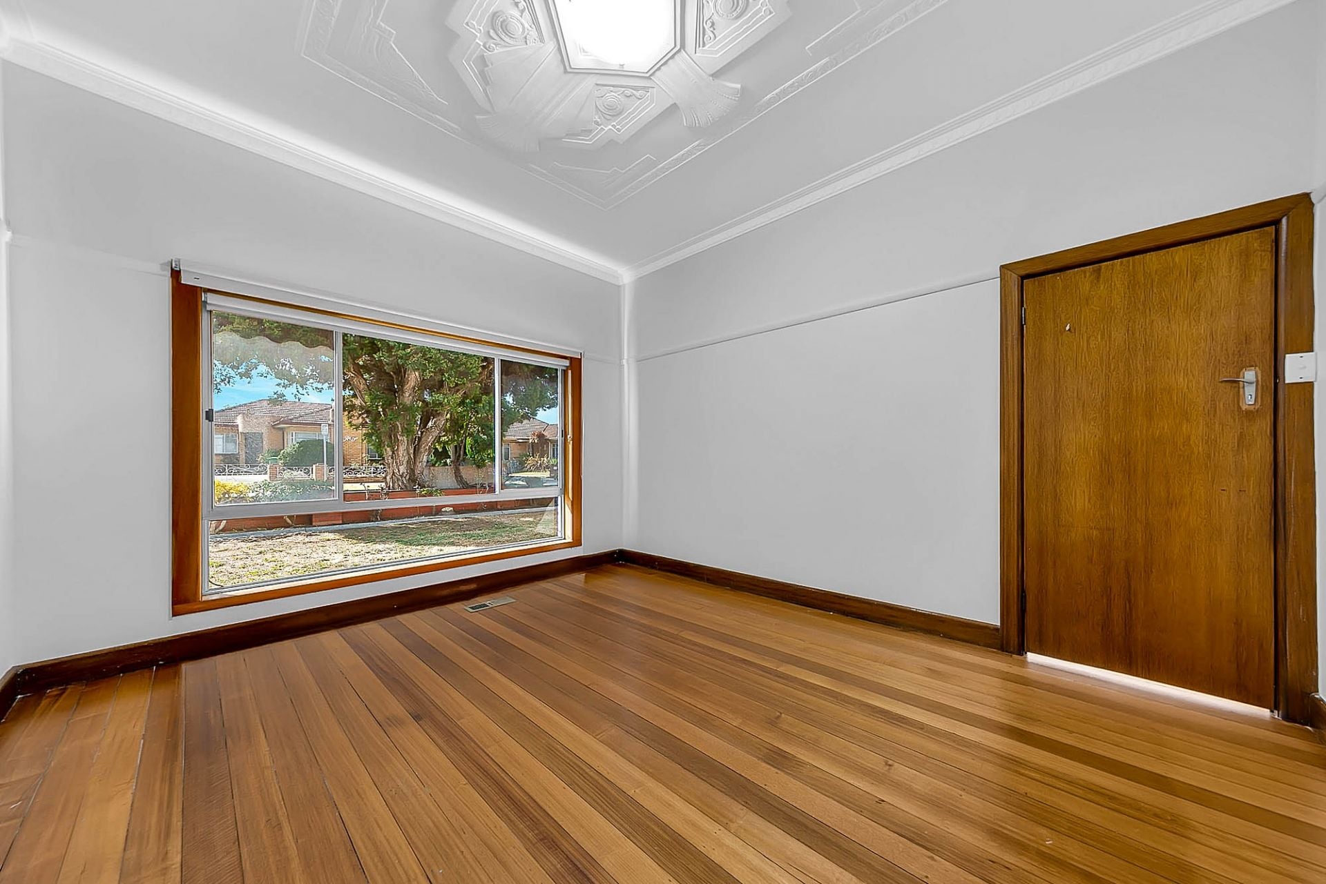 Warm and inviting family home!