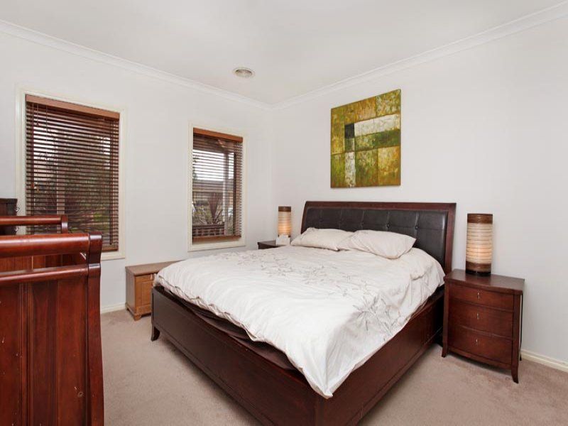 24 Grampians Way, Caroline Springs - Thumbnail 6