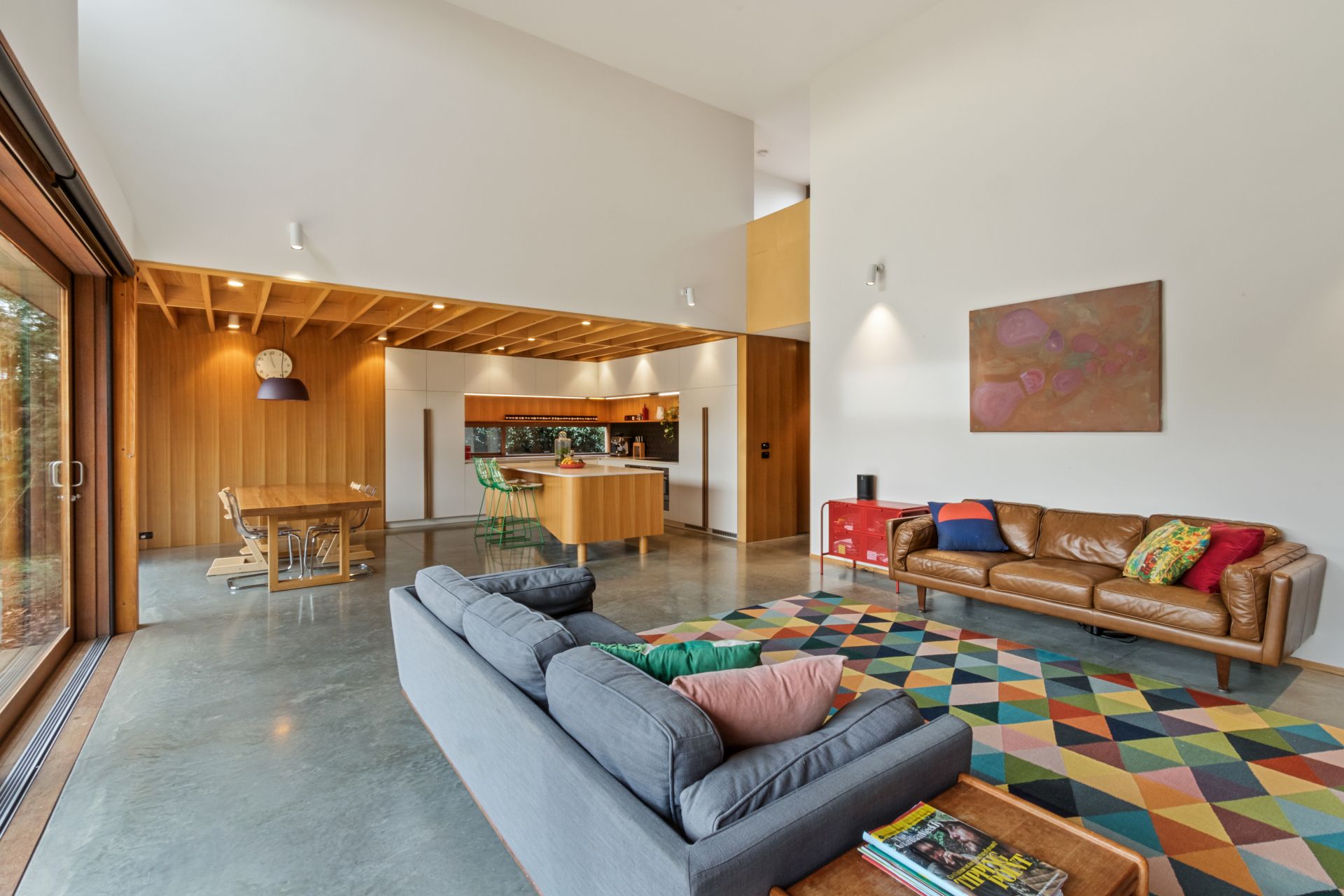 EXEMPLARY FAMILY HAVEN EPITOMISING CONTEMPORARY CLASS