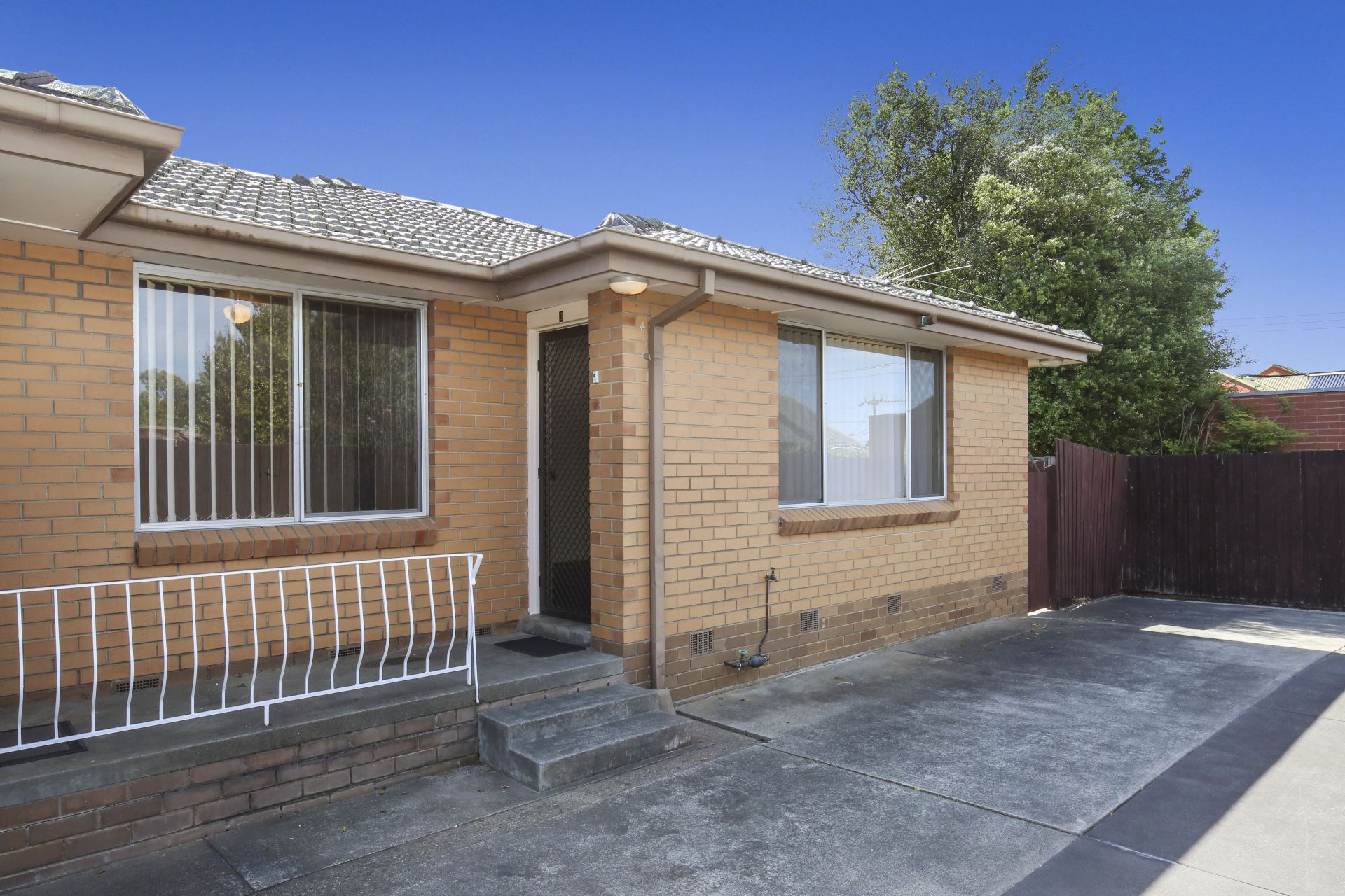 NEAT TWO BEDROOM UNIT!