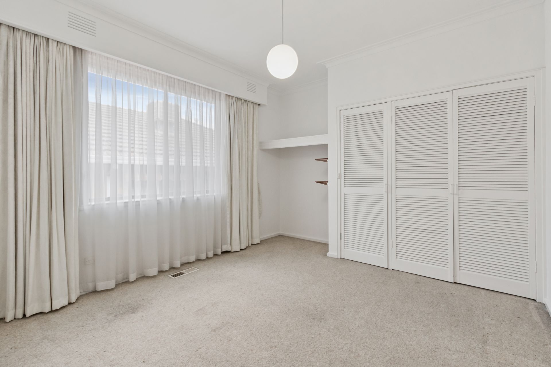 Spacious 4 Bedroom House - 6 Month Lease
