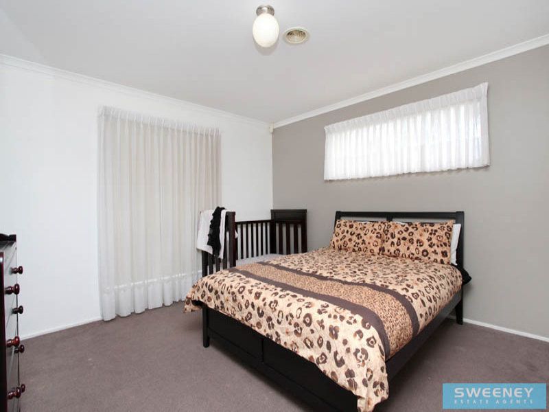 14 Strutt Place, Caroline Springs - Thumbnail 7