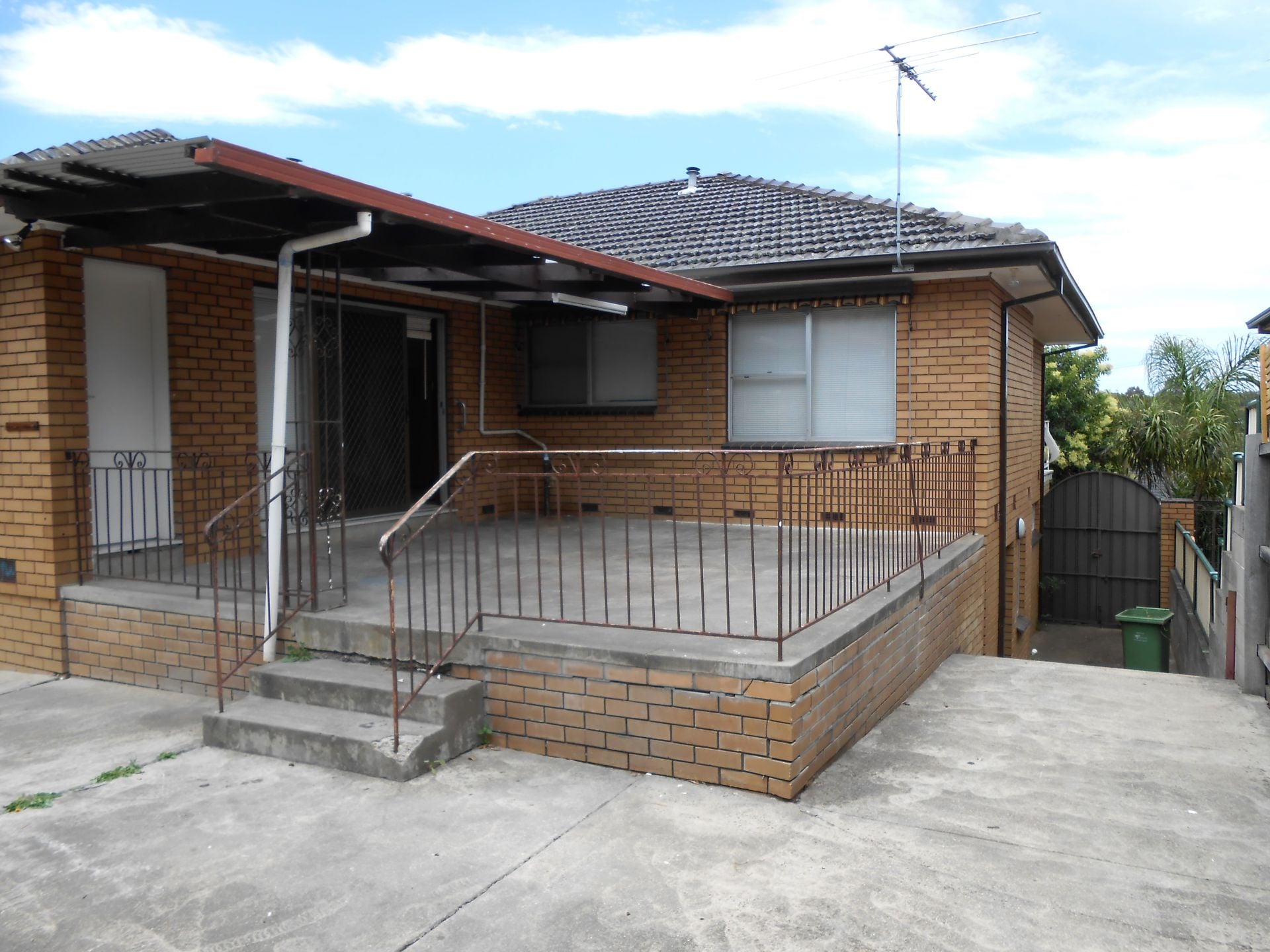 LARGE FAMILY HOME IN GREAT LOCATION   *Insp Thu 7th Jan @ 4:35pm*