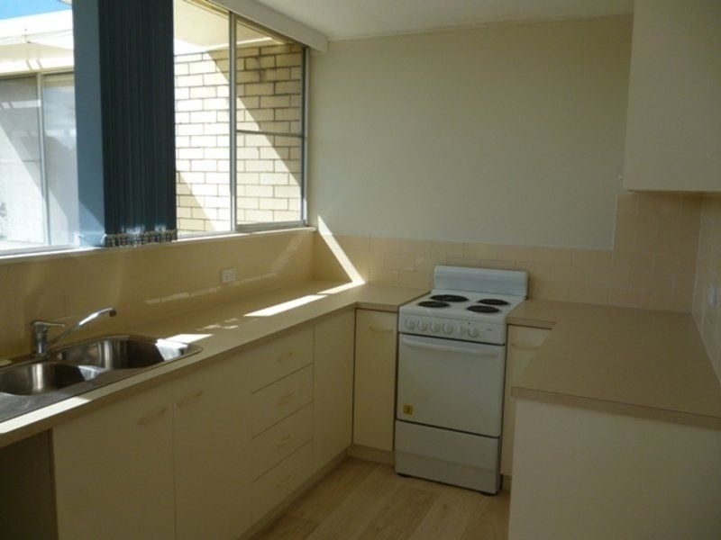 4/6 Leo Crescent ALEXANDRA HEADLAND QLD, Alexandra Headland - Thumbnail 3