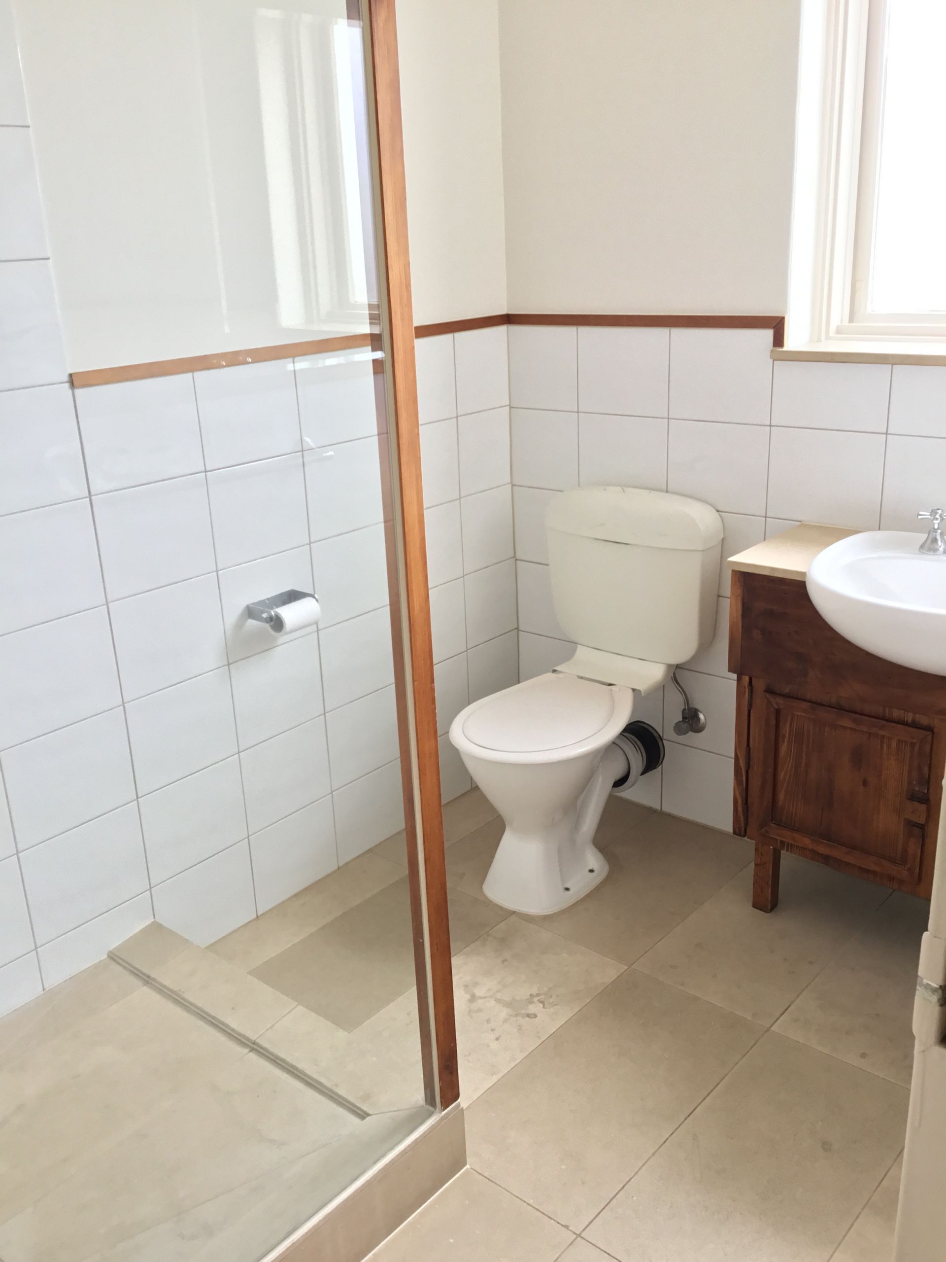 Refurbished Apartment, High St At Your Doorstep