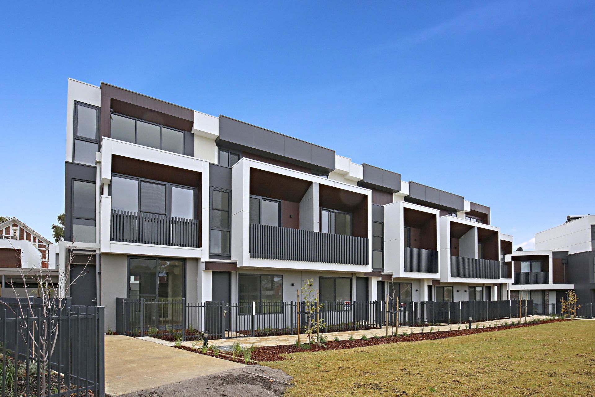 PARKSIDE LIVING