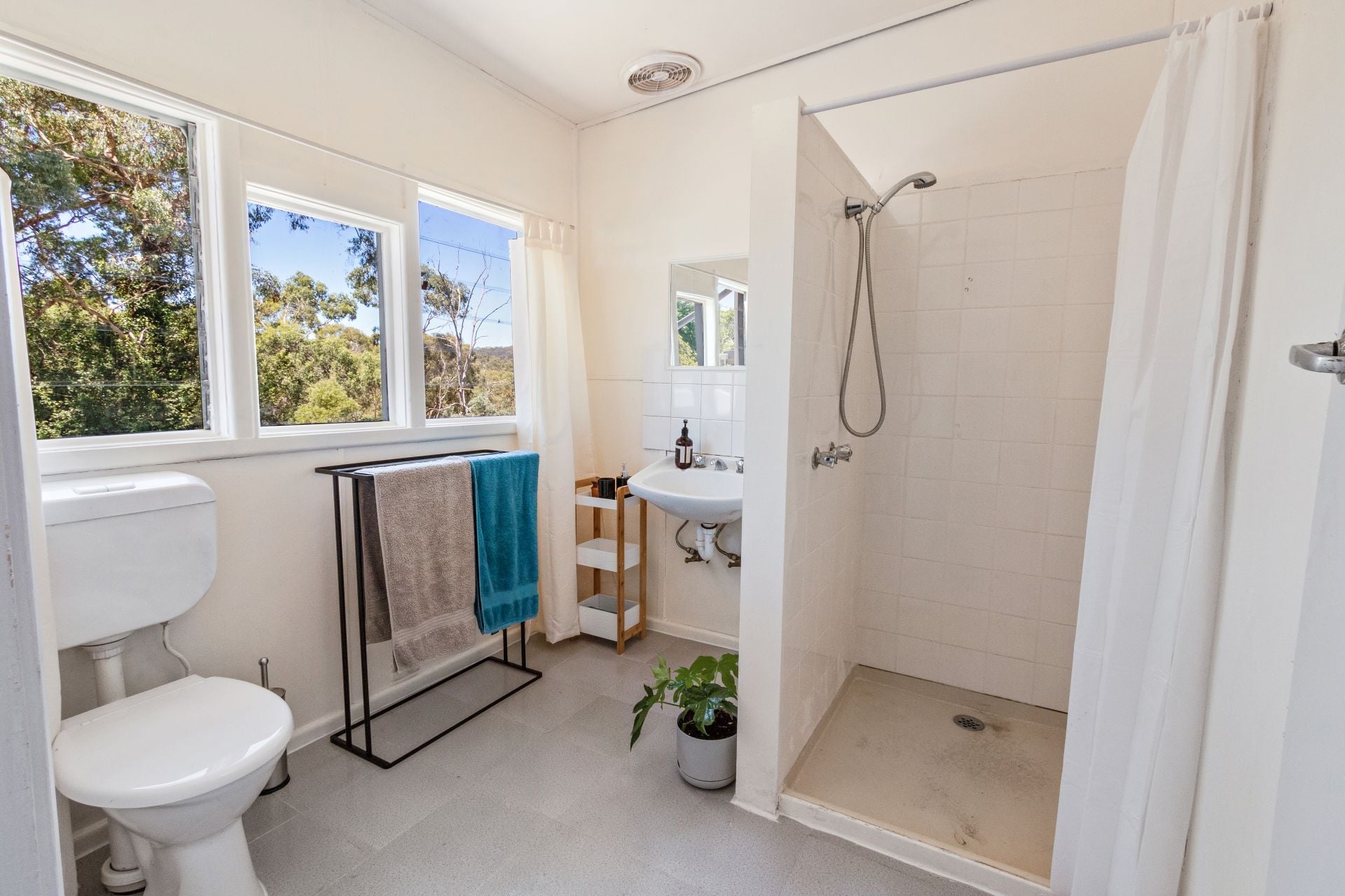 Options Aplenty In A Beautiful Bushland Setting
