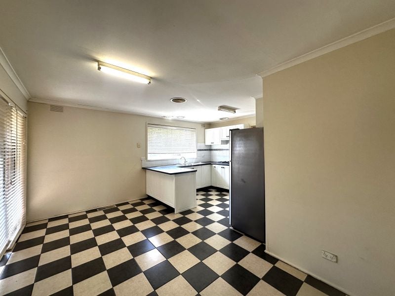 16 Chisholm Court, Mill Park