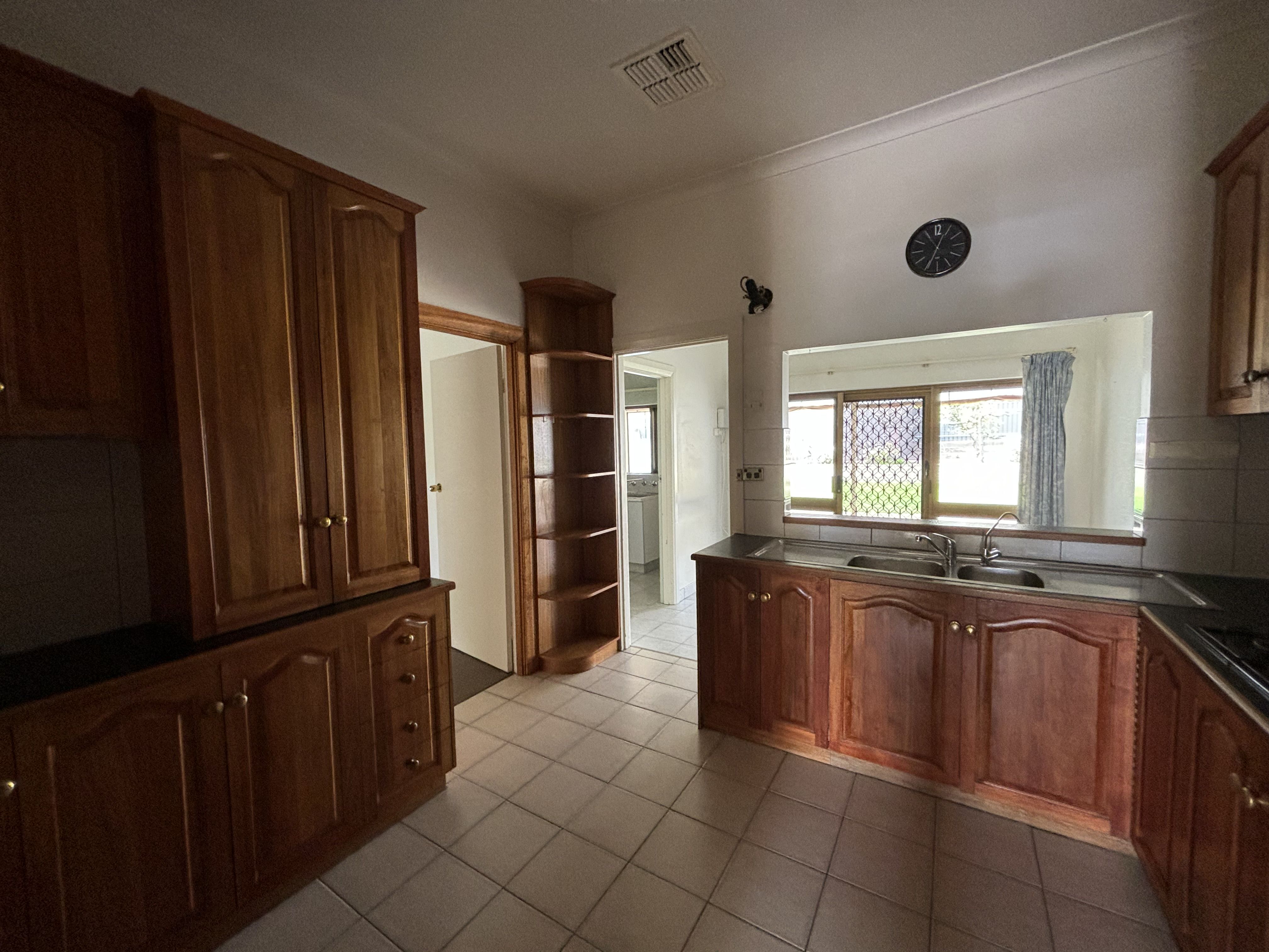 25 Winnall Avenue Clapham 5062