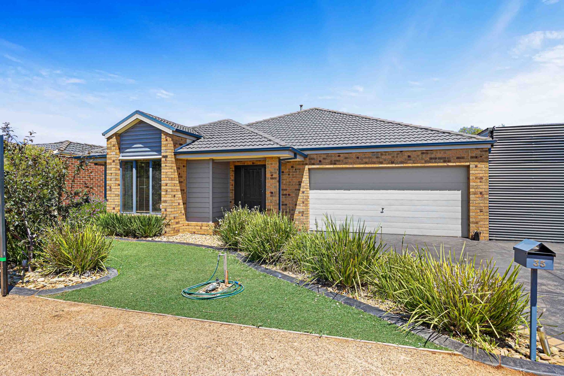 35 Scarborough Crescent Melton West VIC, Melton West - Thumbnail 2