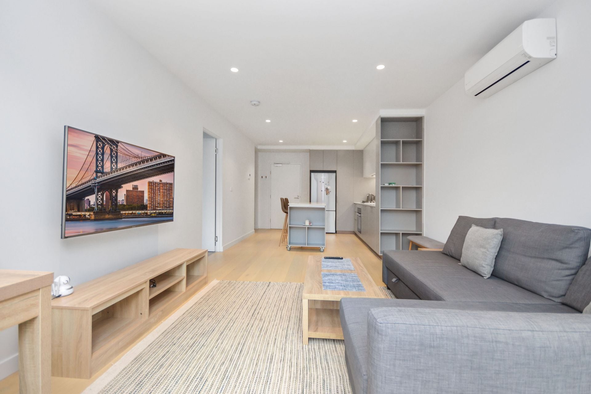 STYLISH APARTMENT LIVING IN A VIBRANT LIFESTYLE SETTING