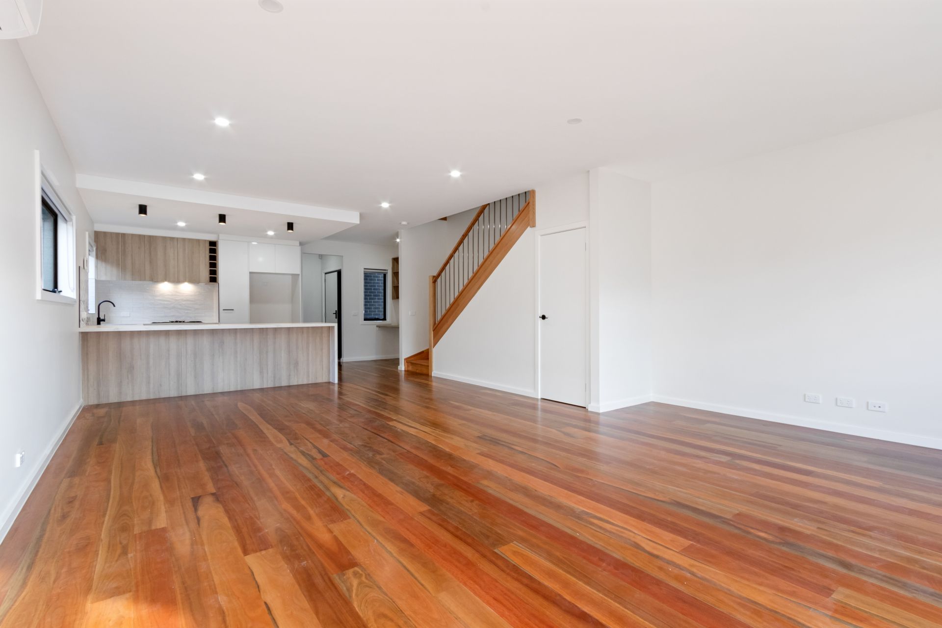 Stylish Luxury Townhouse in Reservoir
