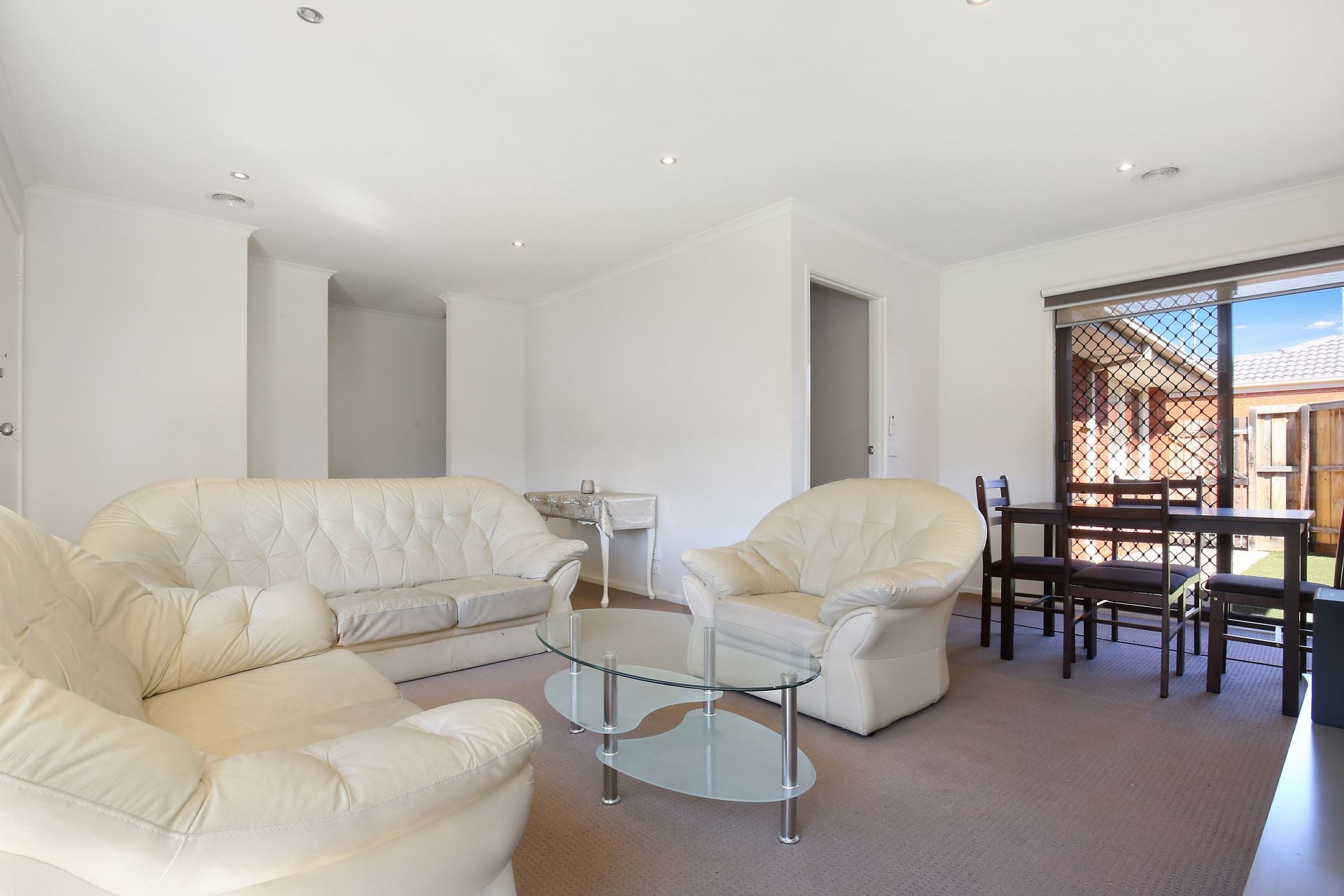 BRIGHT, CHEERFUL, STYLISH SPACES