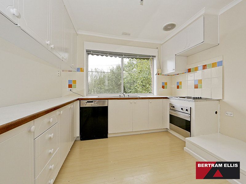 34 Rubbo Crescent, Weston - Thumbnail 8