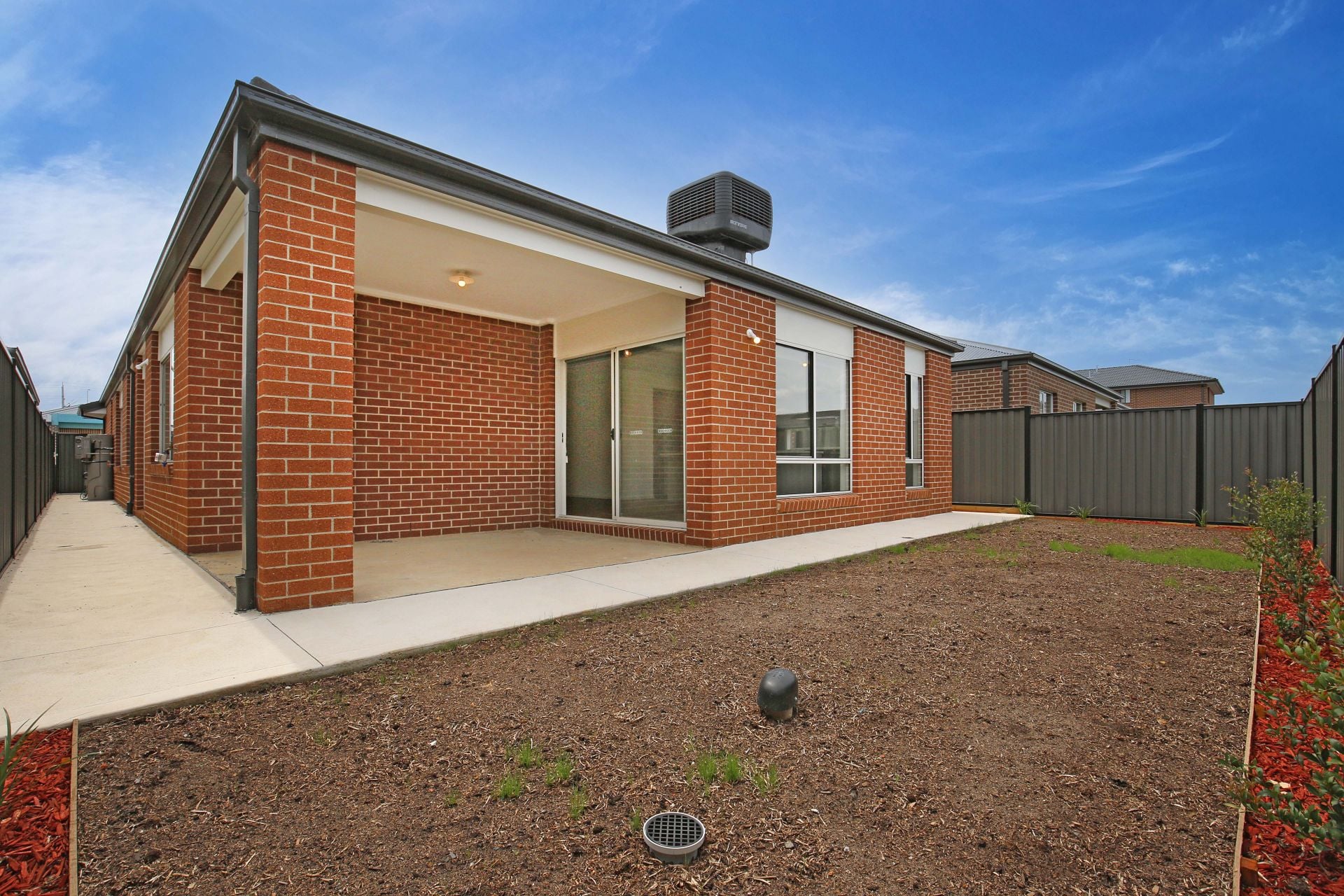 FAMILY FRIENDLY 4 BEDROOM HOME