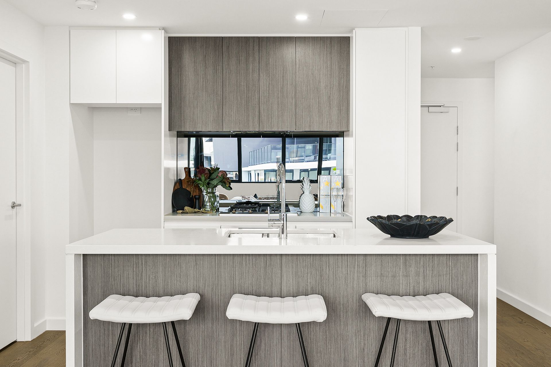 705/15 Garrigarrang Avenue Kogarah NSW, Kogarah - Thumbnail 2