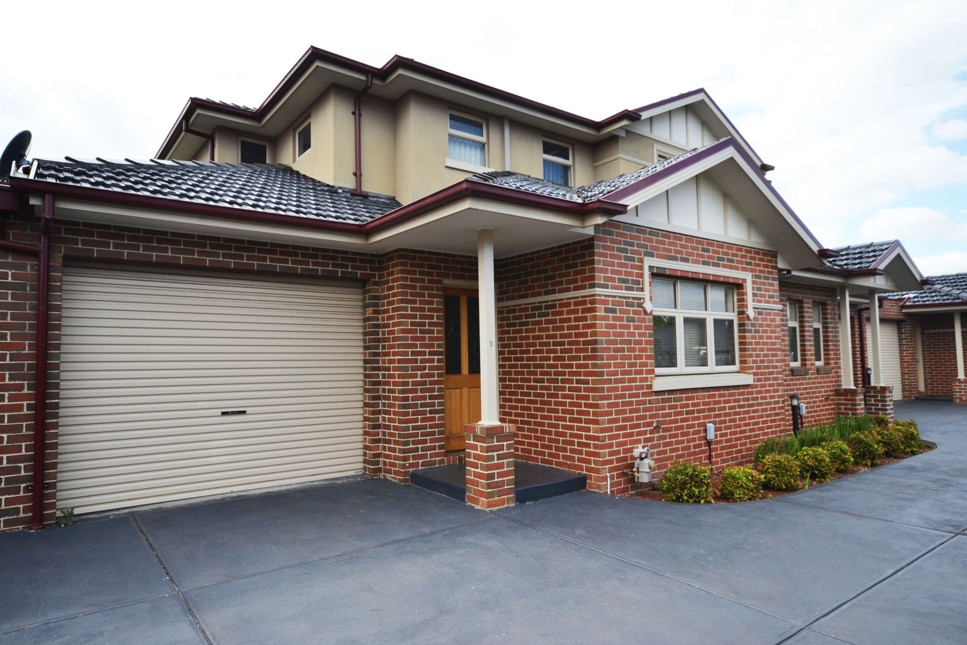 SUPERB TOWN HOUSE