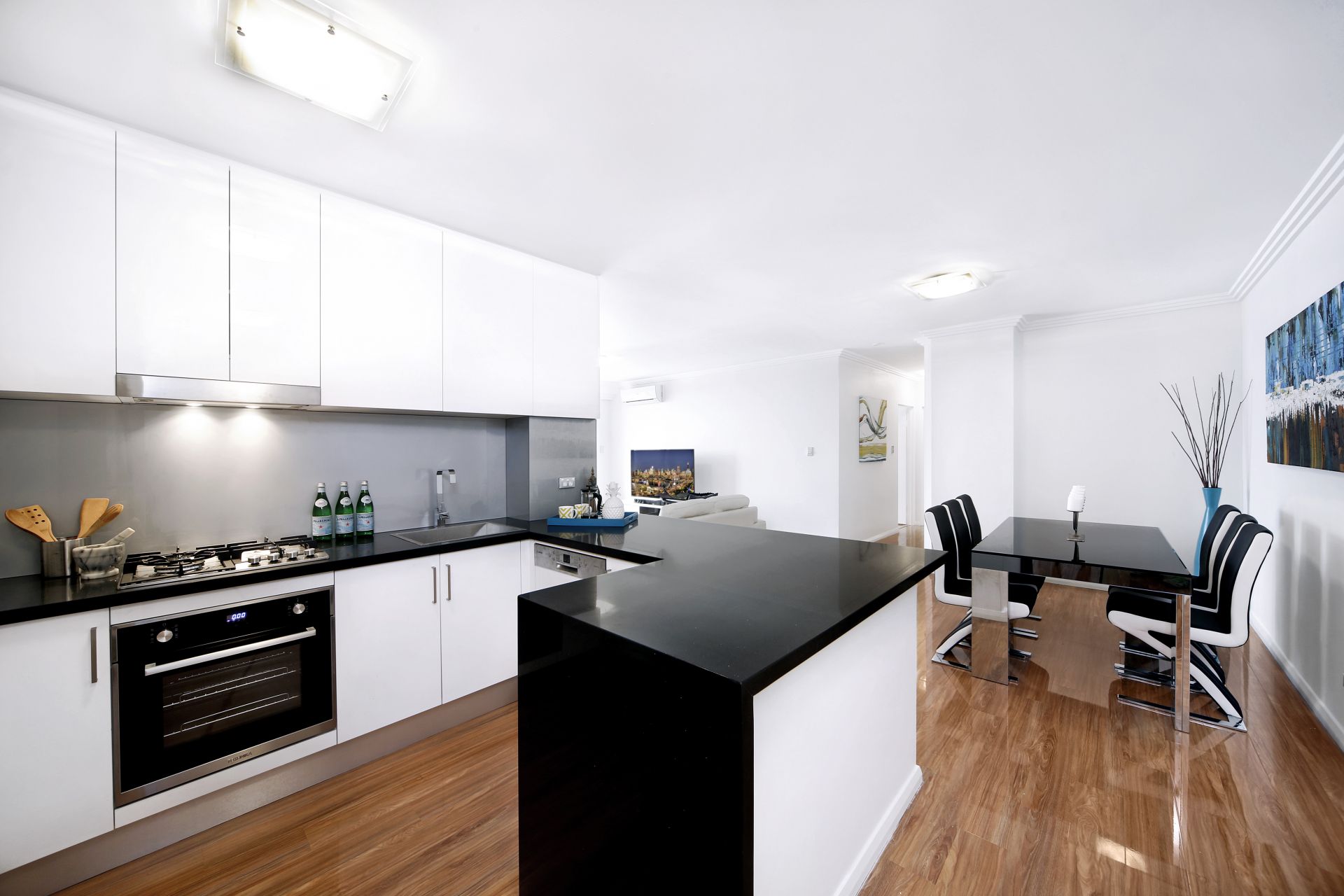 110/8-14 Willock Avenue, Miranda, Miranda - Thumbnail 2