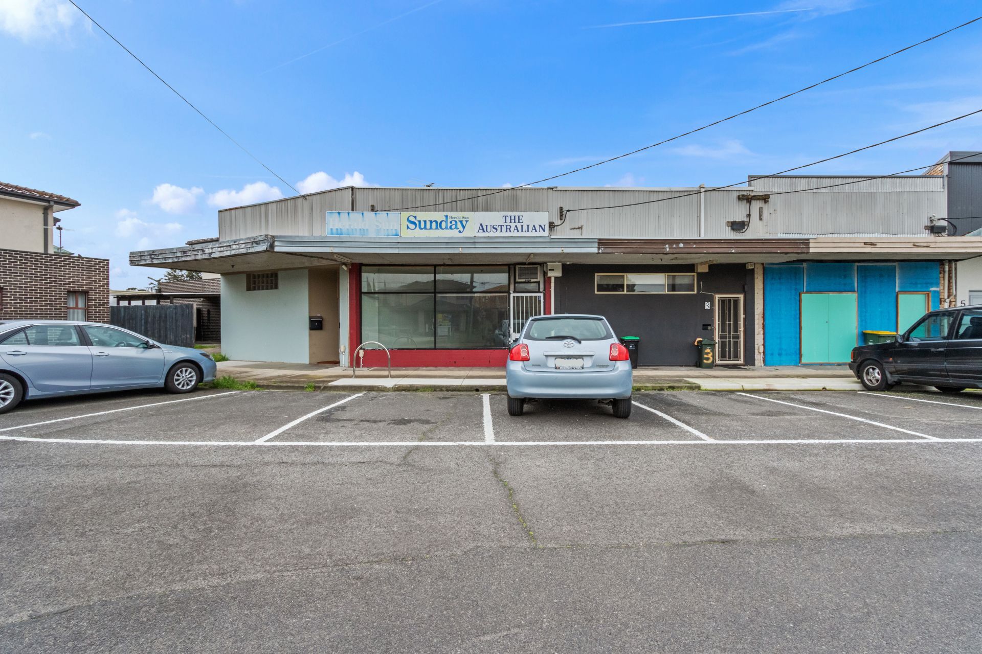 VERSATILE COMMERCIAL SPACE WITH GREAT EXPOSURE