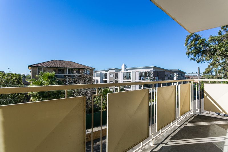 Perfectly Positioned Sun-drenched Apartment