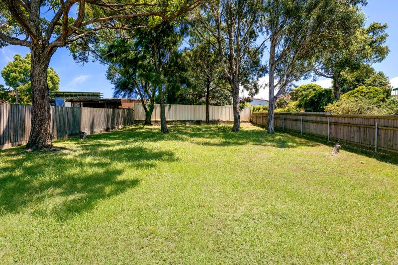 Real Estate For Sale 28 Canberra Road Lake Heights , NSW
