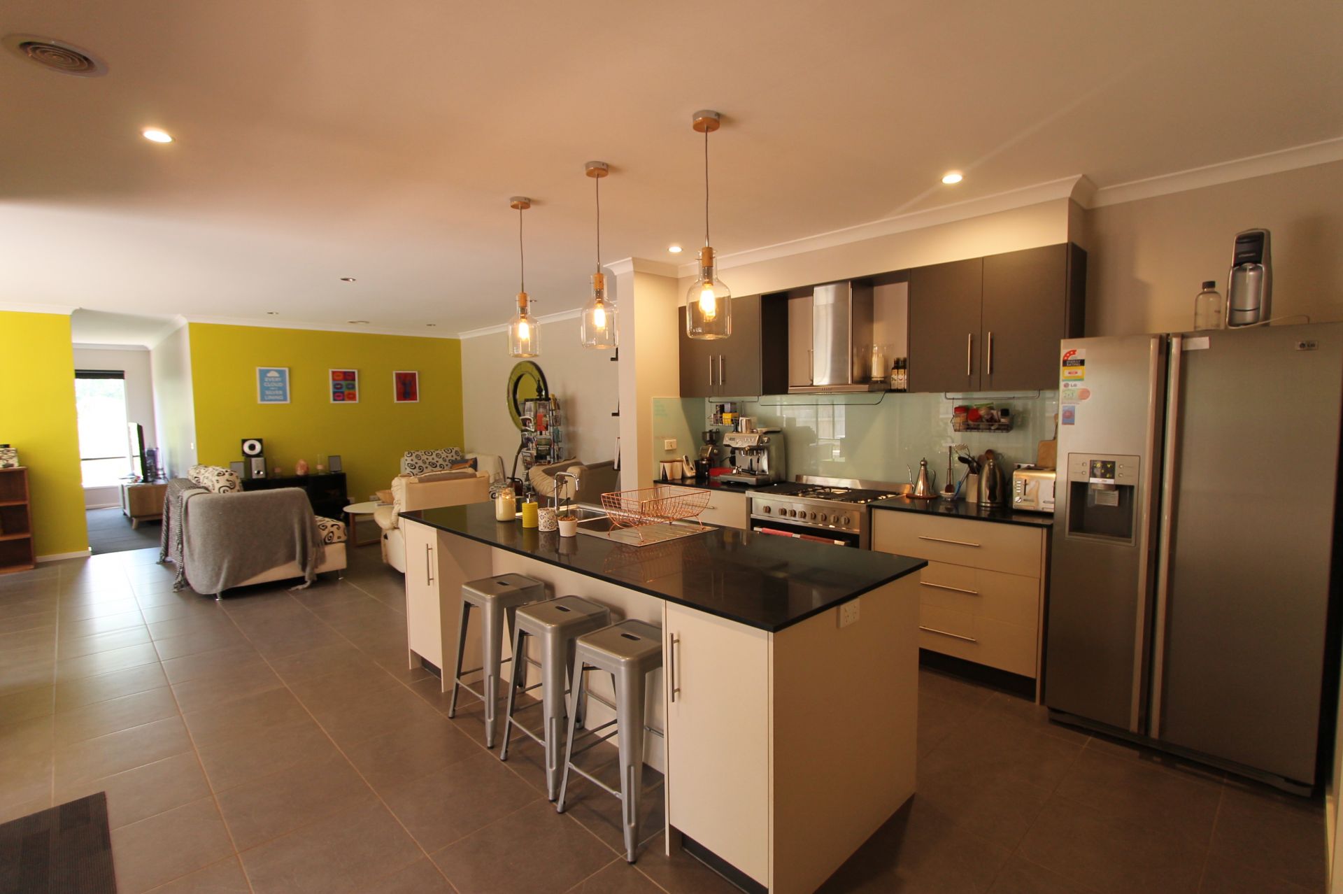 MODERN AND SPACIOUS!
