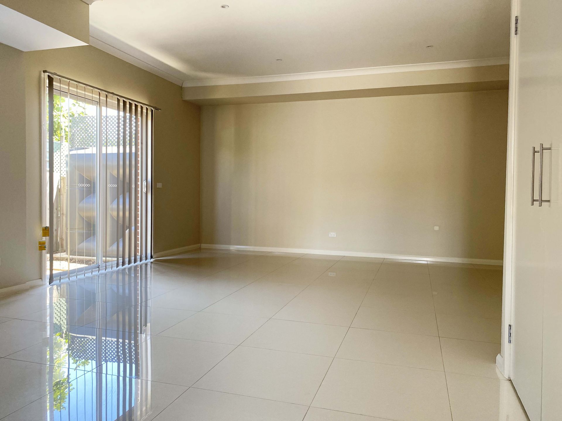 LOOKING FOR MODERN SOPHISTICATION? YOUR SEARCH IS OVER!