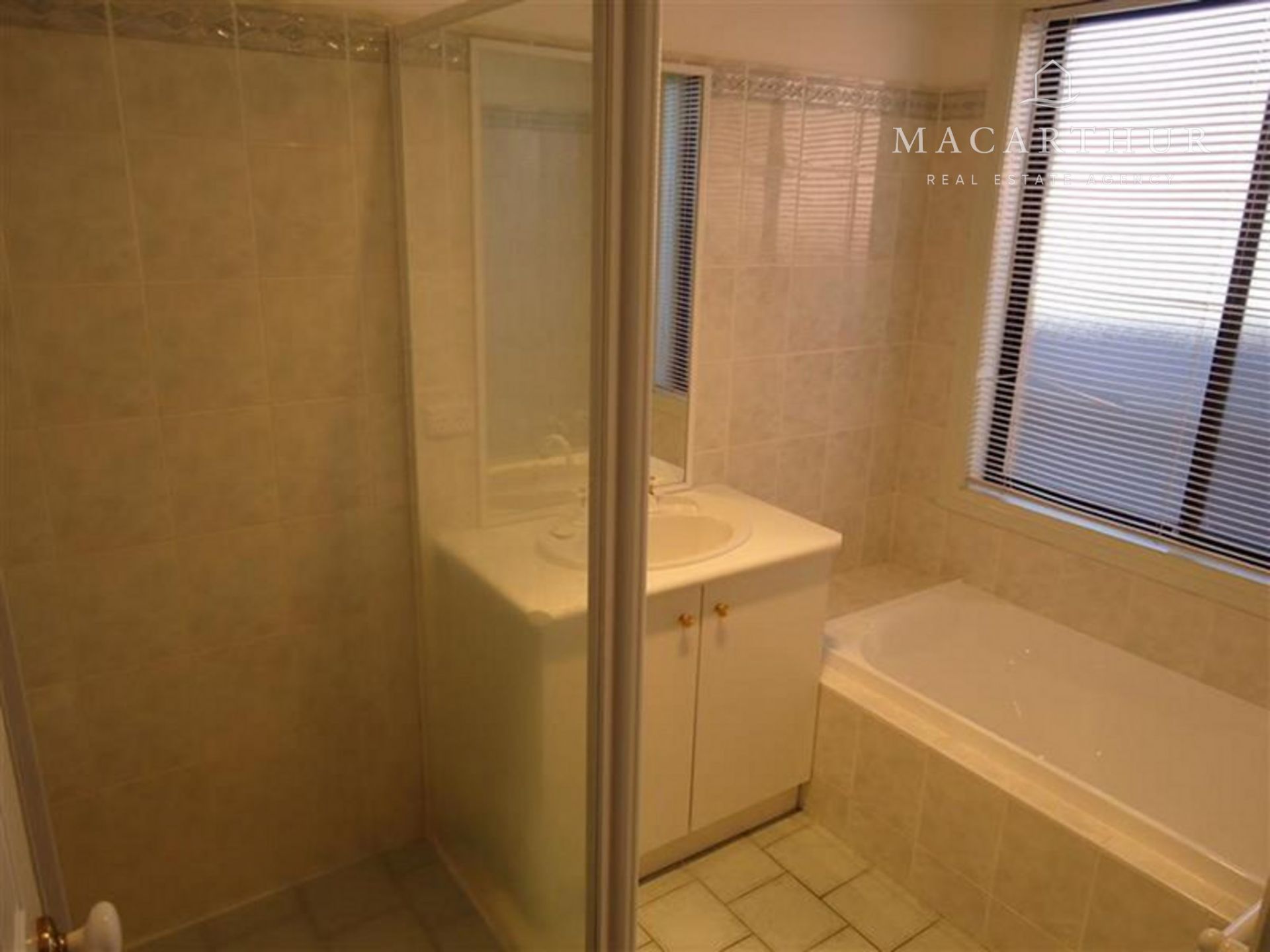 1 Hargrave Avenue, LLOYD Macarthur Real Estate Agency