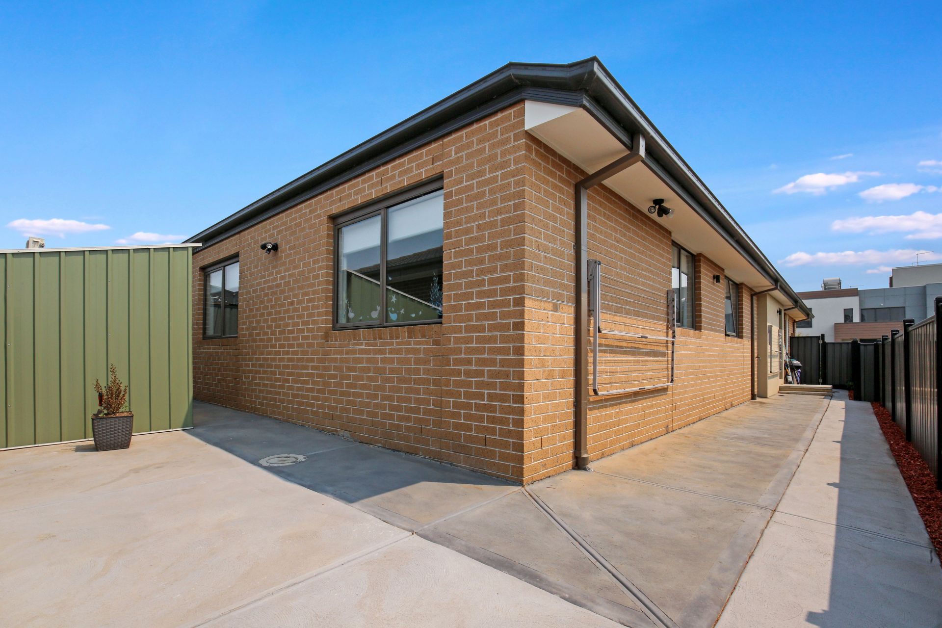 SPECTACULAR FAMILY HOME IN MERNDA!!!