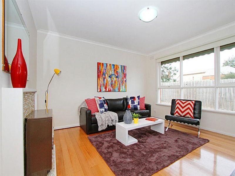 Modern Attractive Unit!