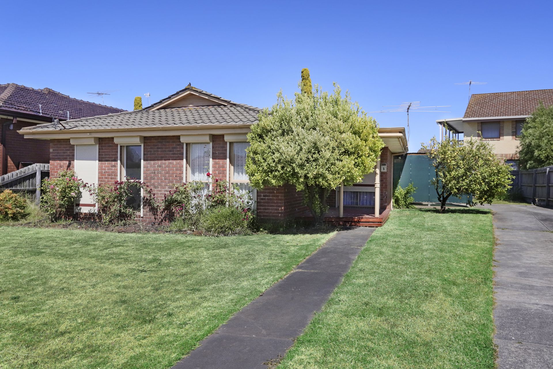 5 Norwood Drive Keilor East VIC, Keilor East - Thumbnail 3