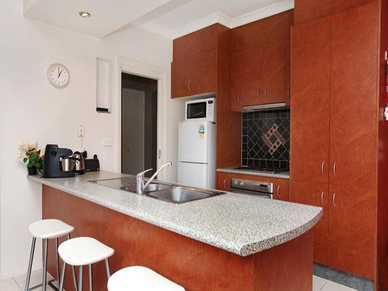 10 Cleland Way, Caroline Springs - Thumbnail 3