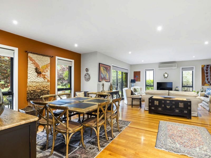 Picture perfect, easy to love open plan living and a super-handy location.