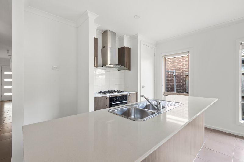 9 Atarhi Parade, Lalor