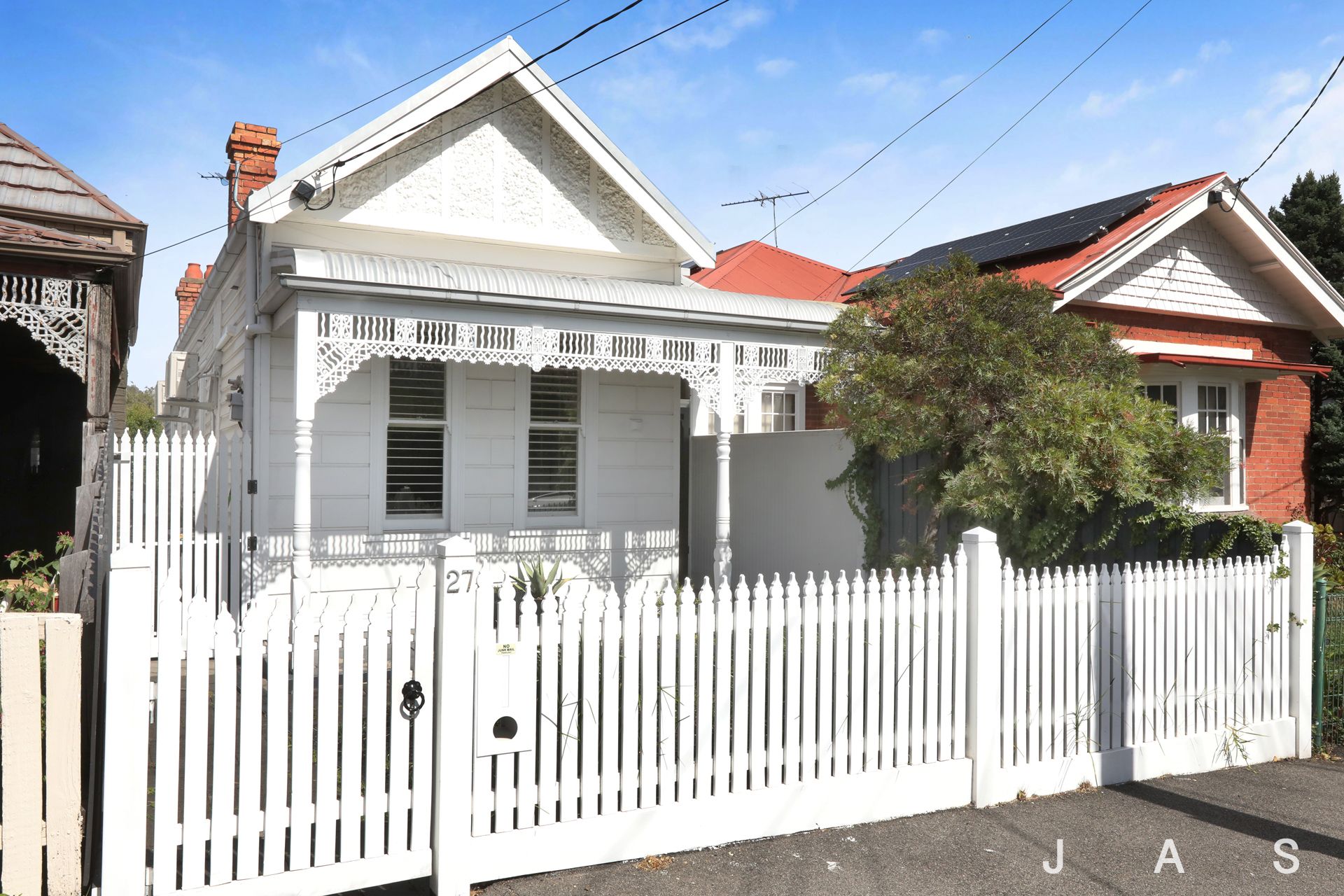 27 The Ridgeway Kensington VIC, Kensington - Thumbnail 2