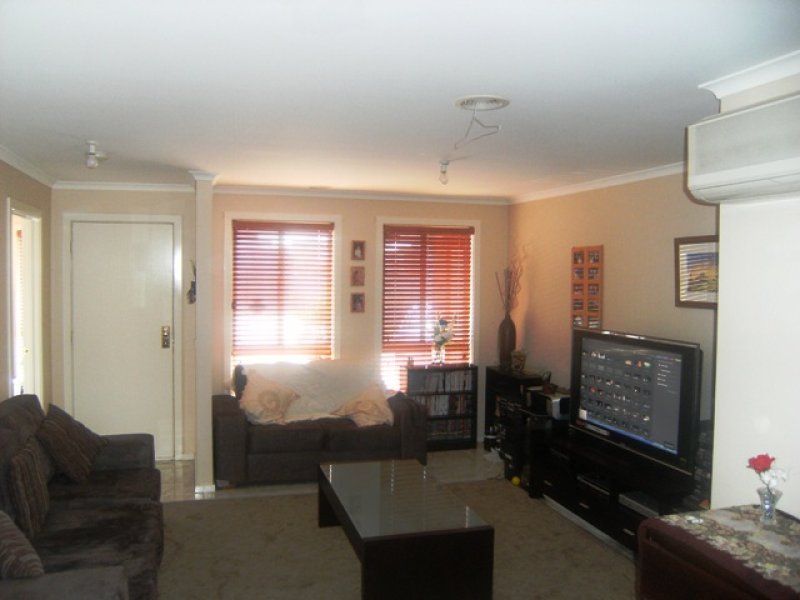 9 Cleland Way, Caroline Springs - Thumbnail 4