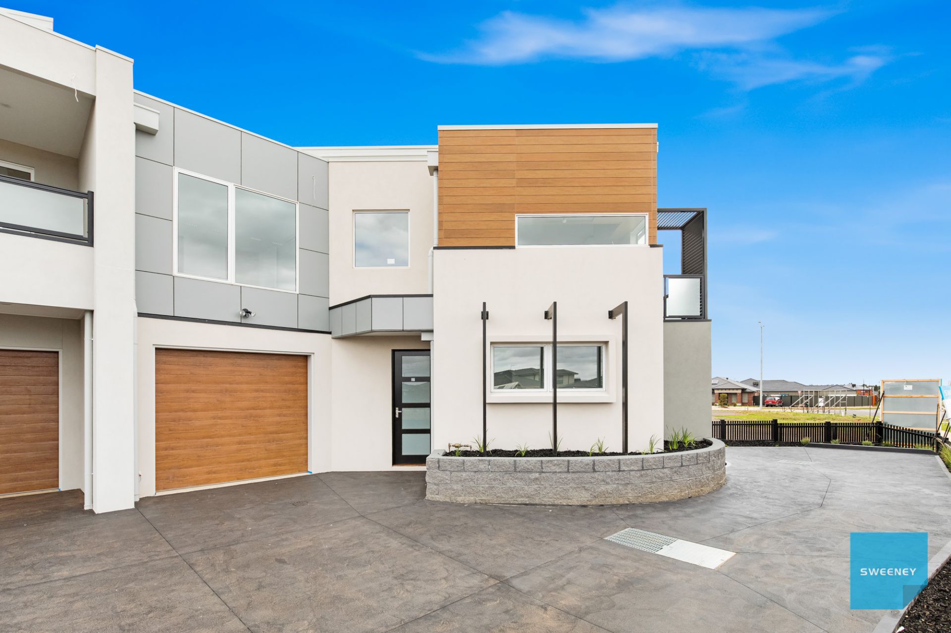 6/27 Lockwood Court, Fraser Rise - Thumbnail 3