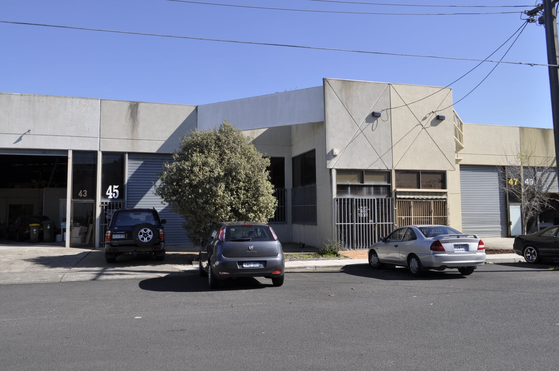 WELL-POSITIONED WAREHOUSE
