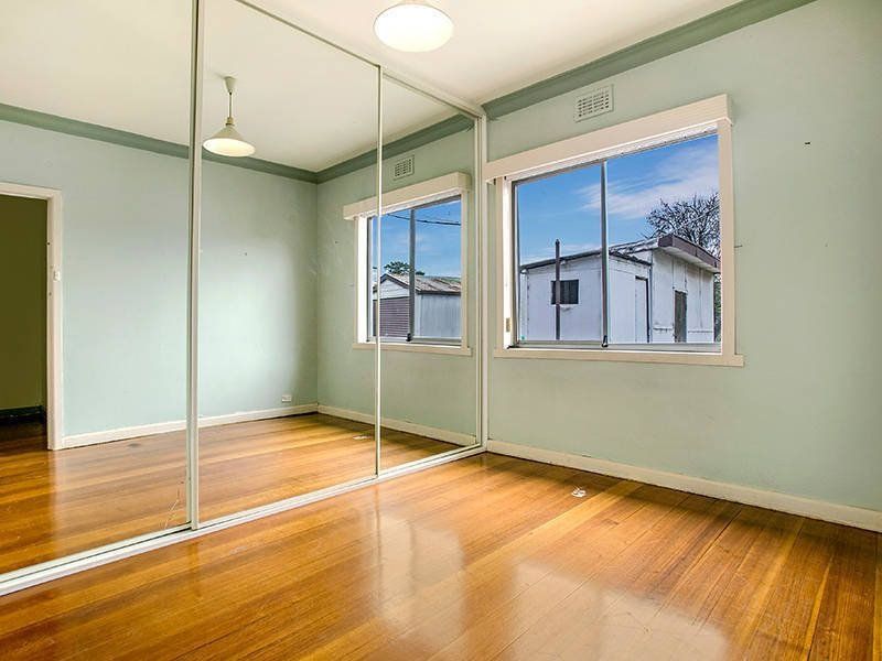 4 Viola Avenue, Brooklyn - Thumbnail 8