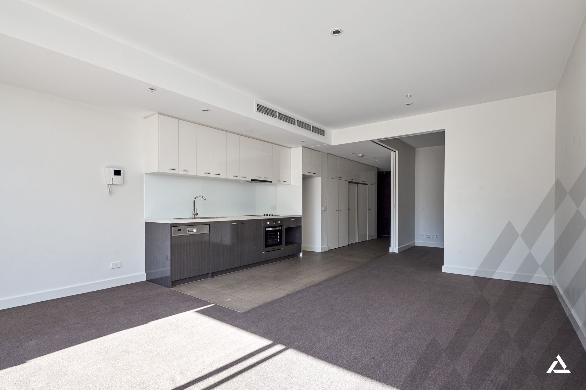 502/95 Berkeley Street Melbourne, Melbourne - Thumbnail 3