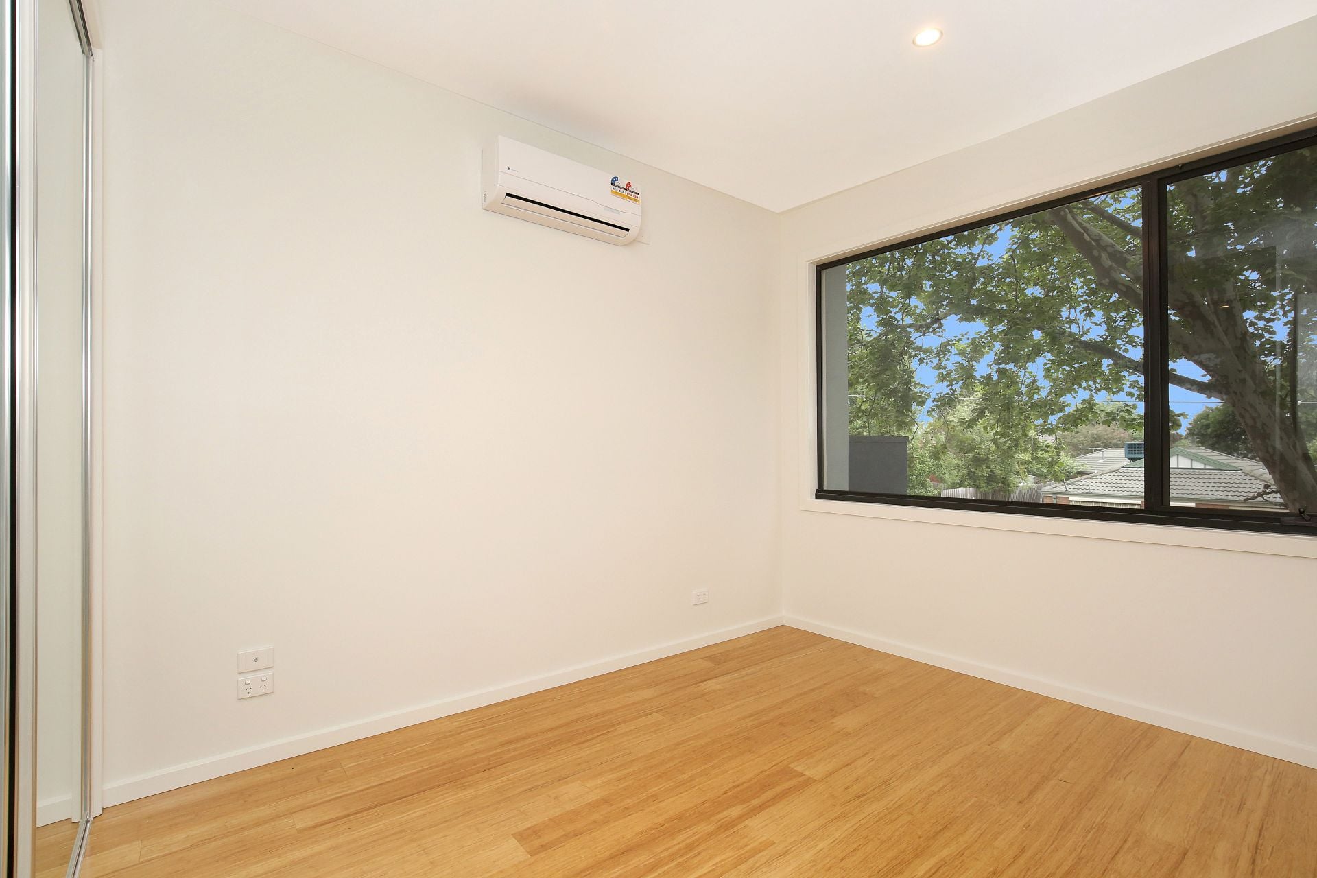 SPACIOUS AND LIGHT FILLED