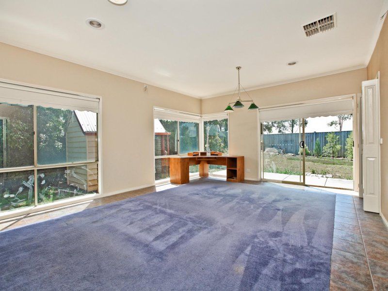 25 Highwood Drive, Hillside - Thumbnail 7