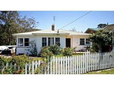 3
 
 
 
  
 
 
 1
 
 
 
 
 
 
 
 
 26 Torquay Road, LATROBE TAS 7307, Latrobe - Thumbnail 2