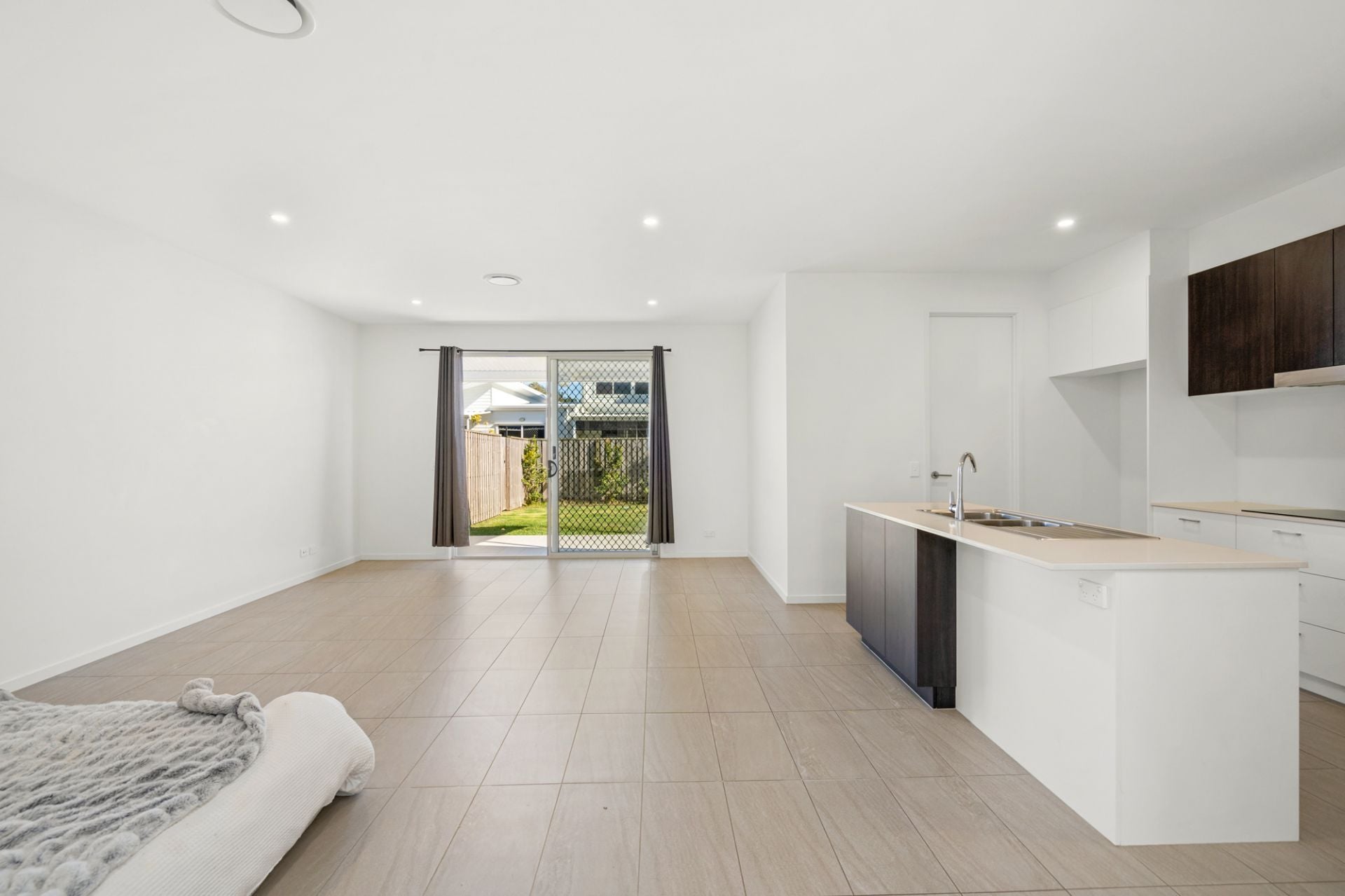 410 Paradise Circuit Maroochydore QLD, Maroochydore - Thumbnail 4